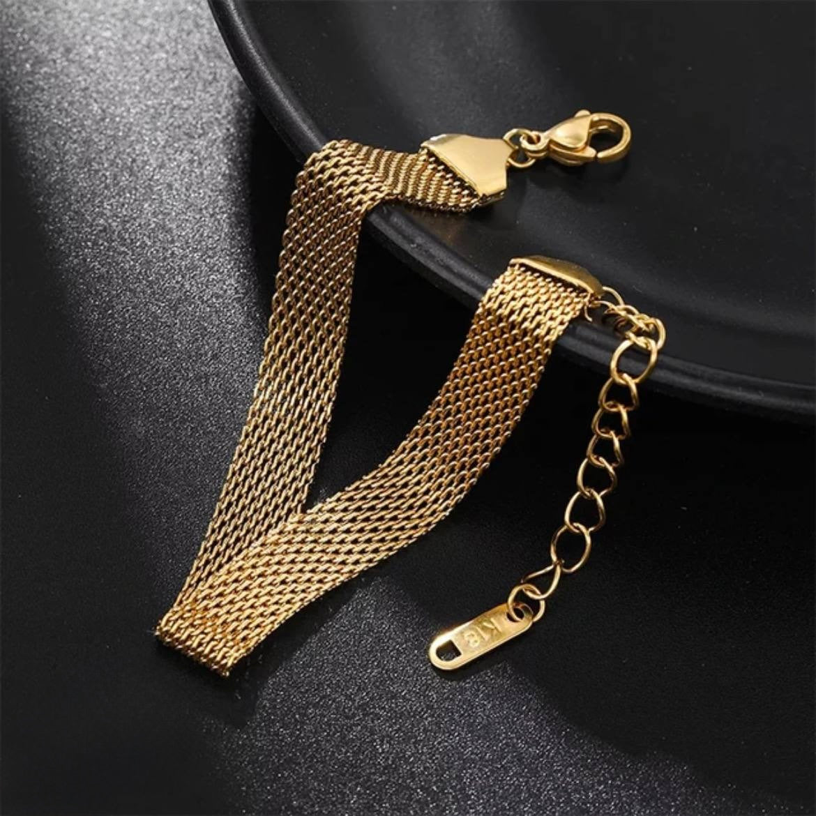Liquid gold bracelet