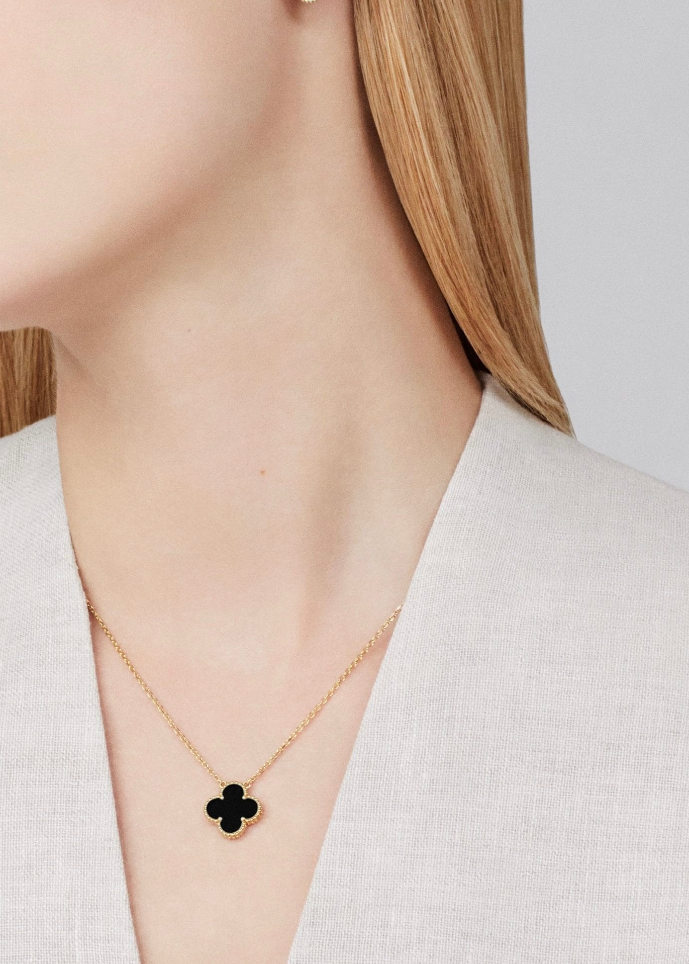 Single black van cleef NECKLACE