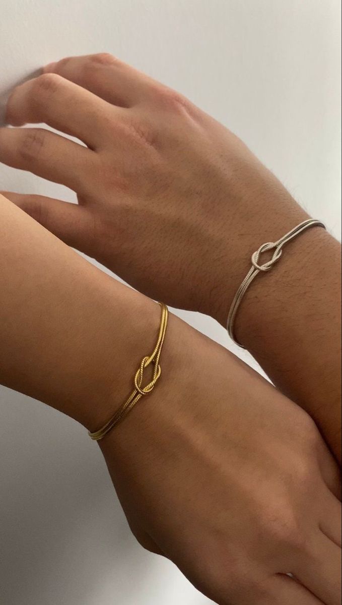Intertwined Bond Bundle
